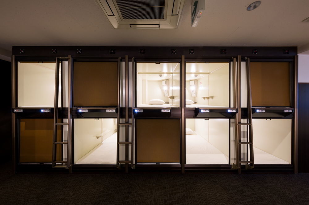 Capsule Hotel Cube Hiroshima Extérieur photo