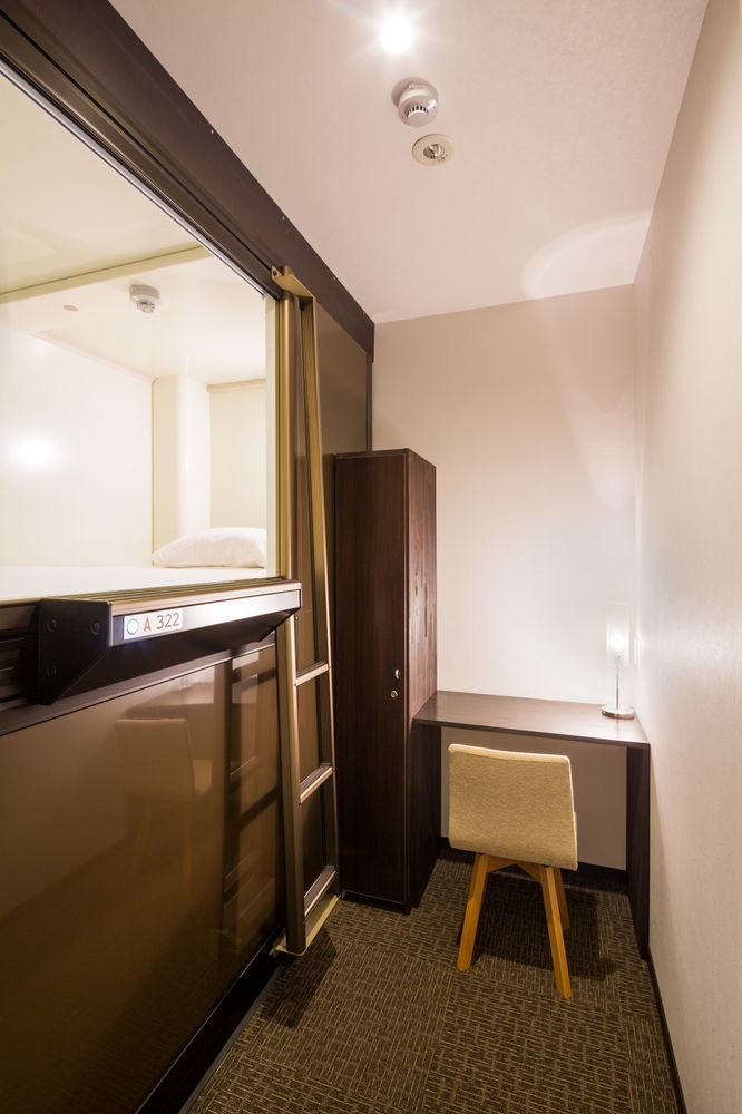 Capsule Hotel Cube Hiroshima Extérieur photo