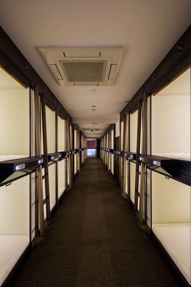 Capsule Hotel Cube Hiroshima Extérieur photo